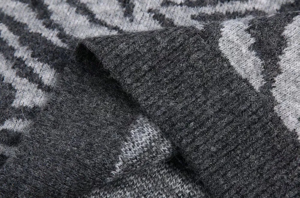 ANIMAL JACQUARD KNIT HOODIE