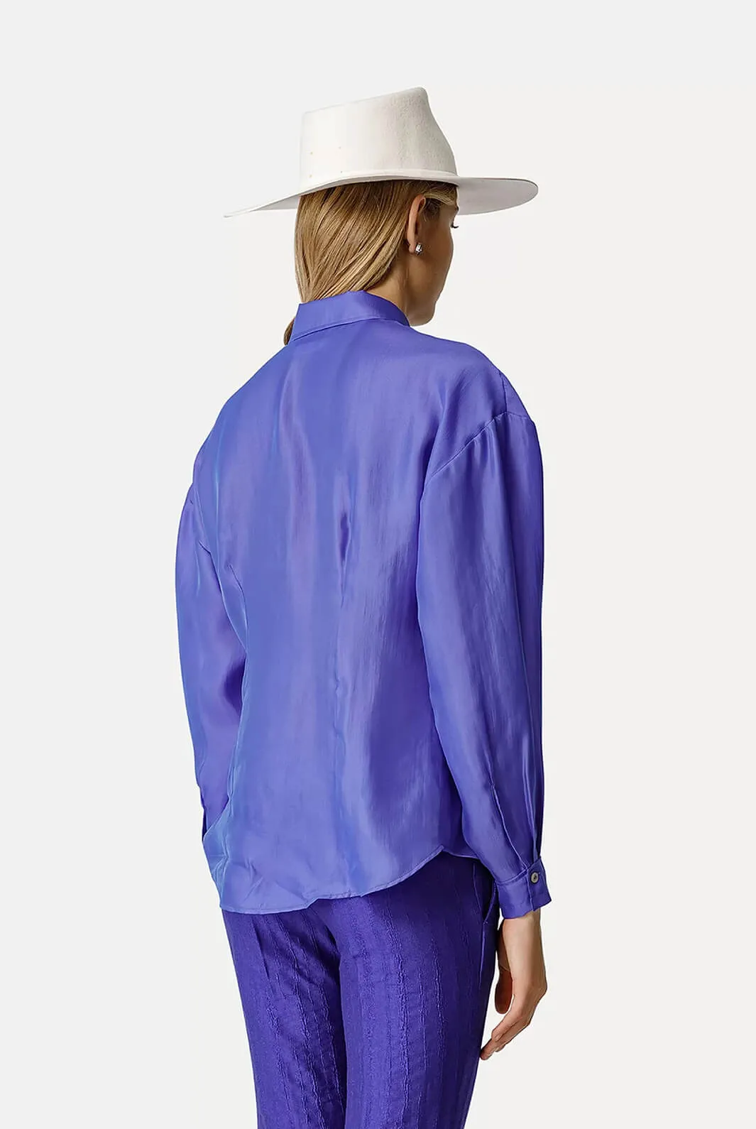Boyfriend shirt in contemporary habotai