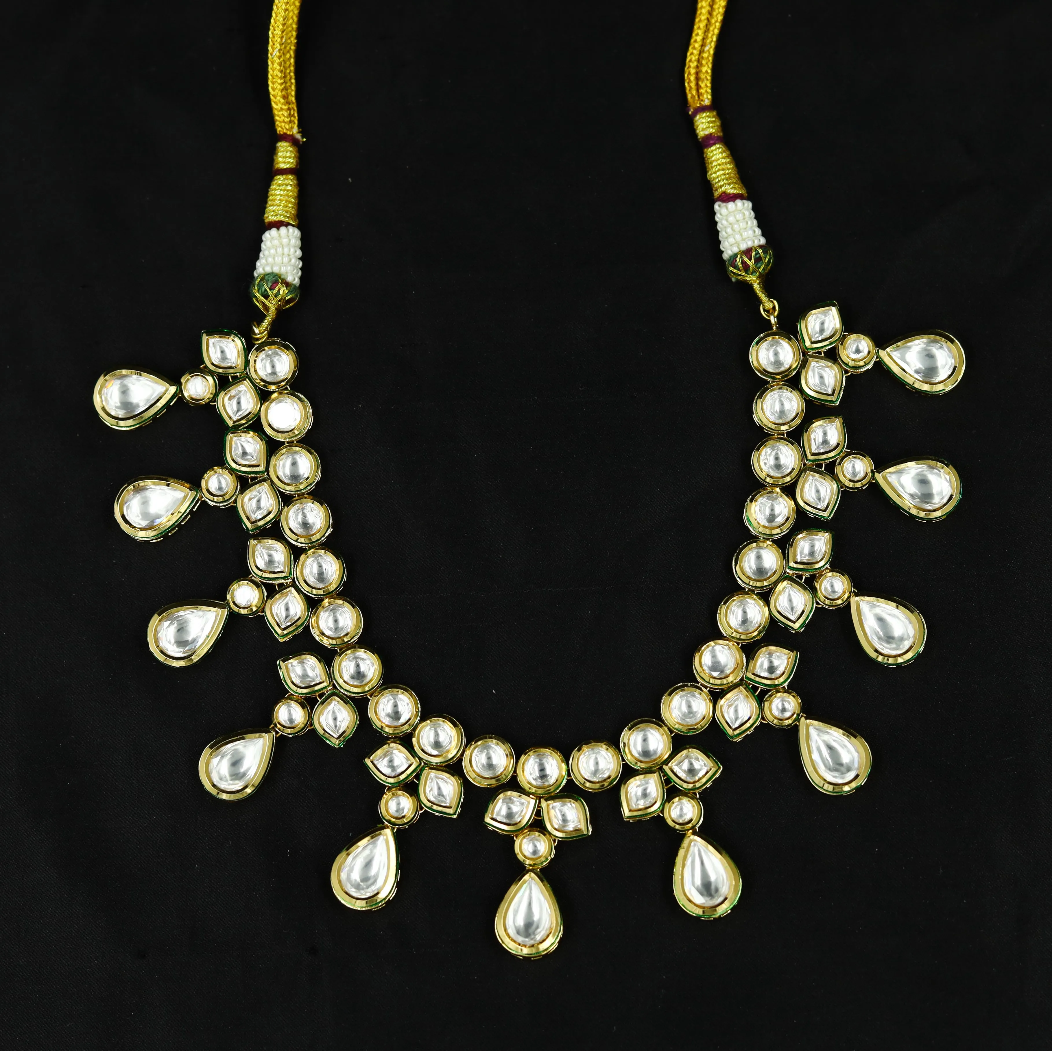 Round Neck Kundan Necklace Set 13043-34