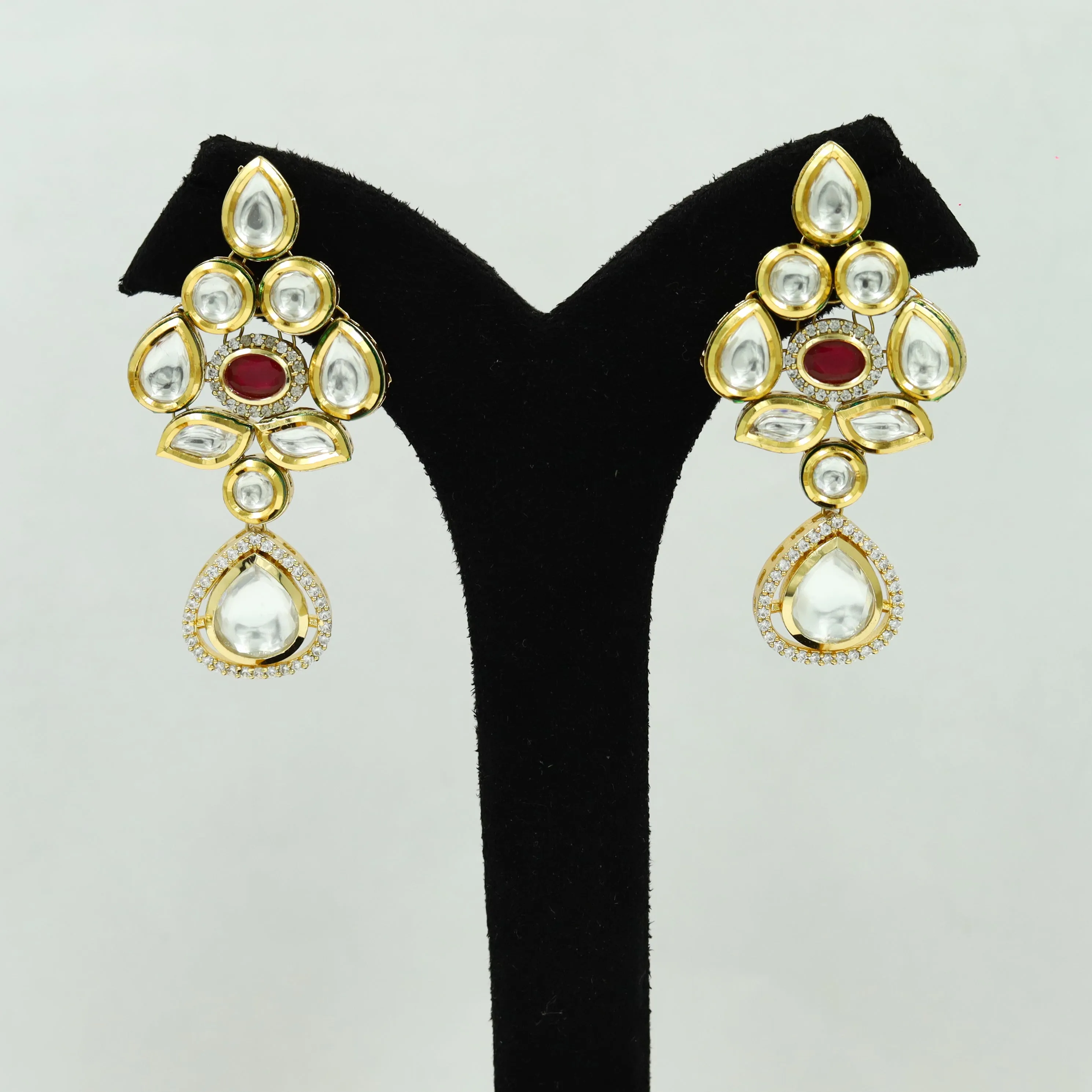 Round Neck Kundan Necklace Set 13044-34