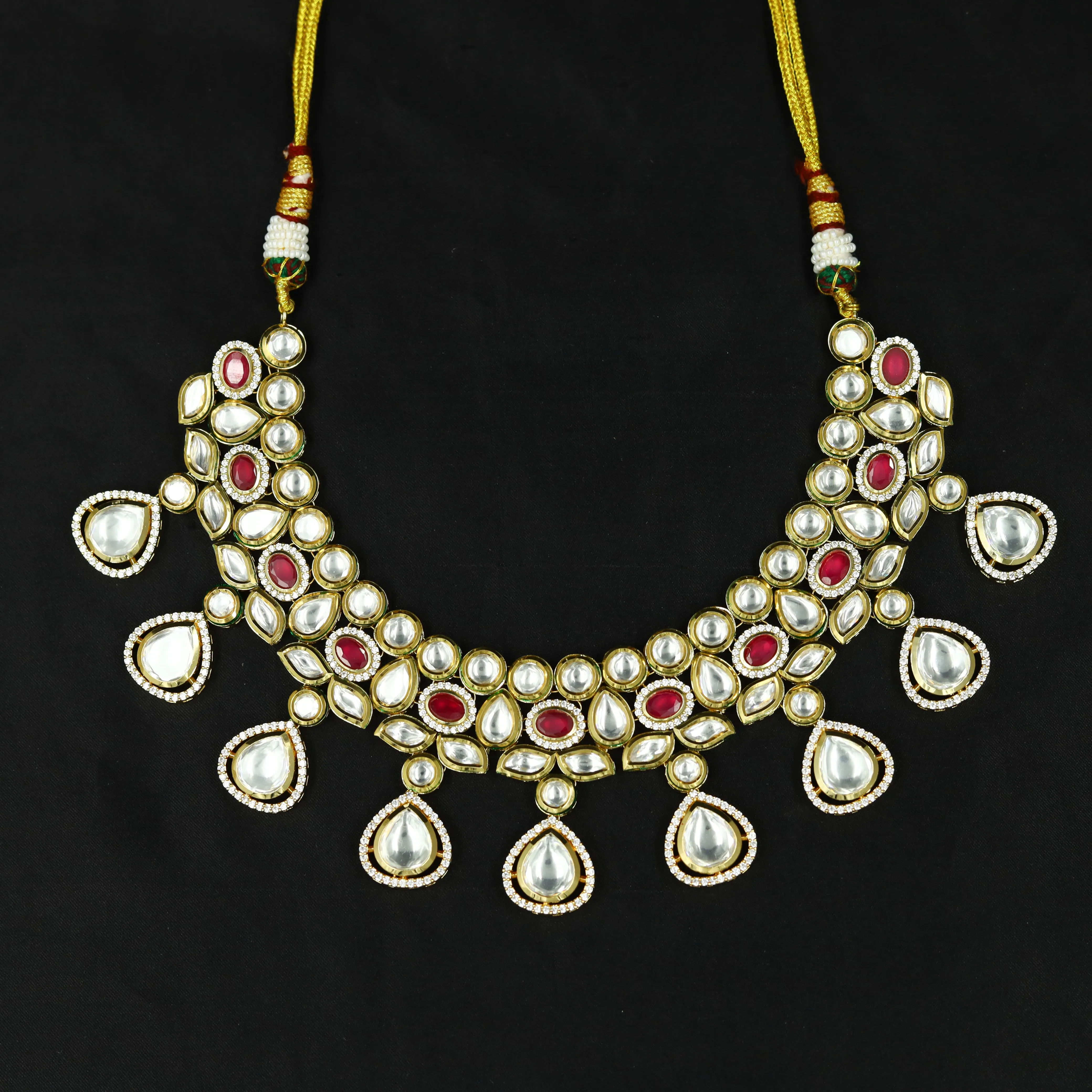 Round Neck Kundan Necklace Set 13044-34
