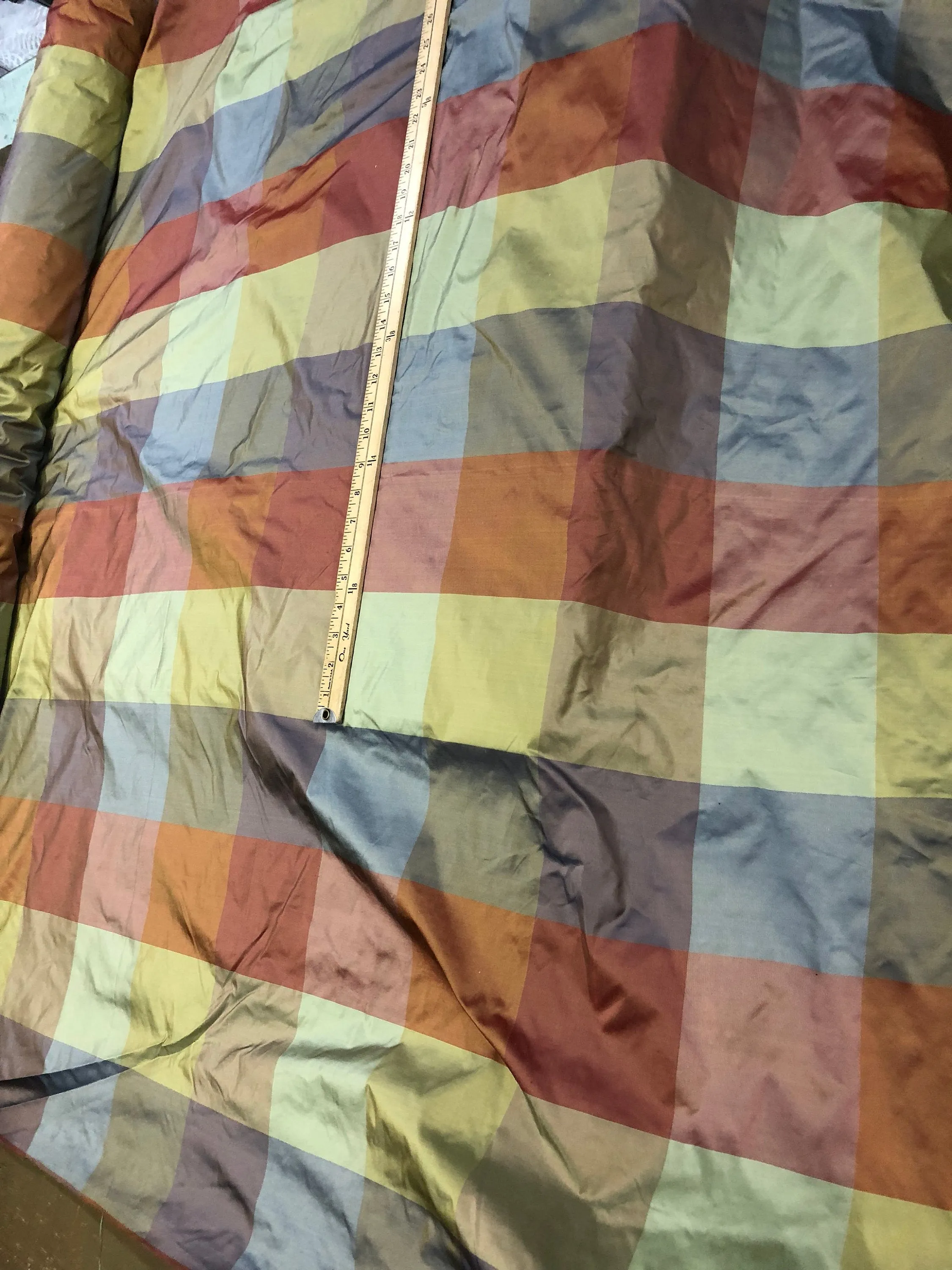 Silk taffeta plads 54&quot; wide        Sold by the yard
